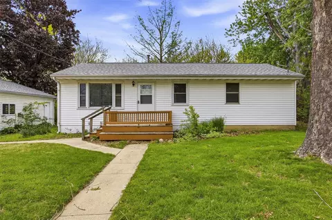 2910 Schaeffer Dr SW, Cedar Rapids, IA 52404