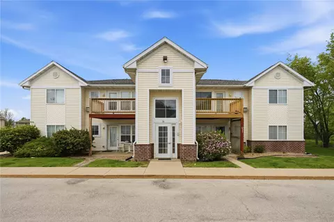 74 Miller Ave SW #8, Cedar Rapids, IA 52404