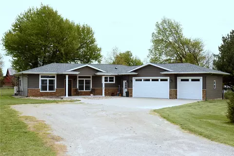 3313 Wubbens Rd, Toddville, IA 52341