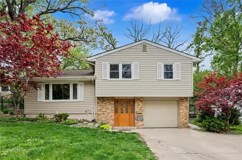 1229 Hertz Dr SE, Cedar Rapids, IA 52403