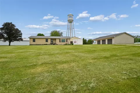 201 Union St, Olin, IA 52320