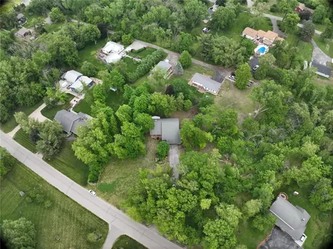 5520 Antler Dr, Cedar Rapids, IA 52411