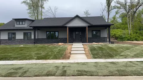 5630 Seminole Valley Trl NE, Cedar Rapids, IA 52411