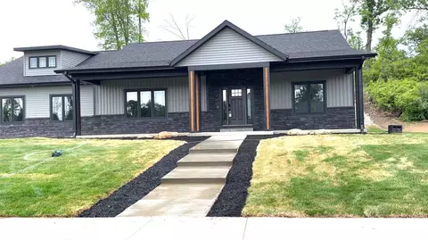 5630 Seminole Valley Trl NE, Cedar Rapids, IA 52411