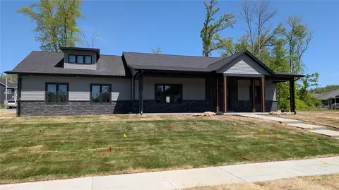 5630 Seminole Valley Trl NE, Cedar Rapids, IA 52411