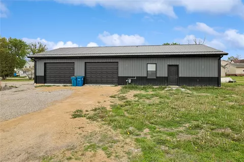 300 1st Ave, Stanwood, IA 52337