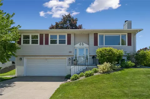 1565 Mcgowan Blvd, Marion, IA 52302