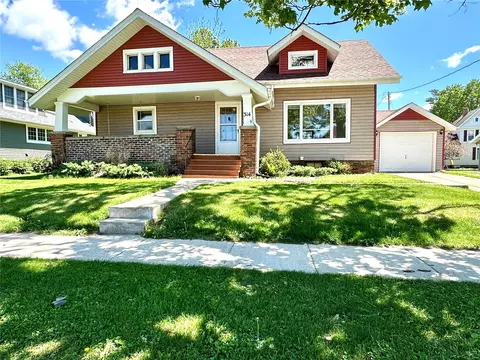 314 N Maple St, Monticello, IA 52310