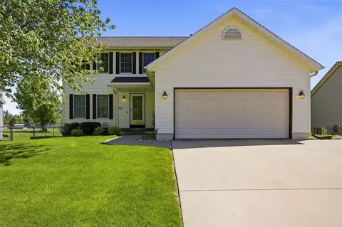 1217 Acacia Dr NE, Cedar Rapids, IA 52402
