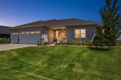 2791 Creekview Trl, Palo, IA 52324