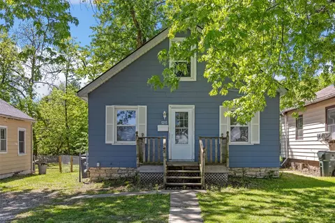 1215 19th Ave SW, Cedar Rapids, IA 52404