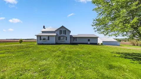 1454 58th St, Garrison, IA 52229