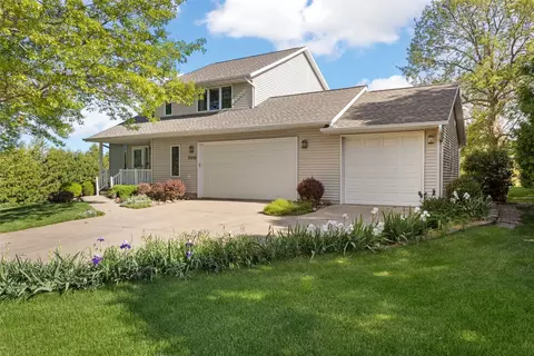 5810 Sanden Rd NE, Cedar Rapids, IA 52411
