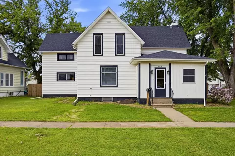 304 E Main St, Marengo, IA 52301