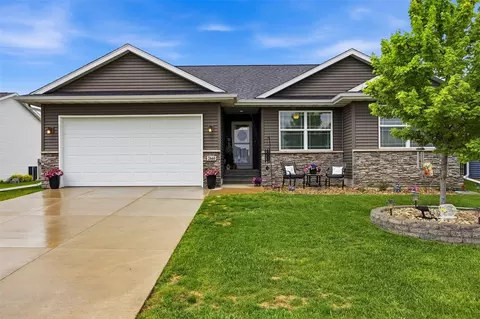 2660 Bullis Dr, Marion, IA 52302