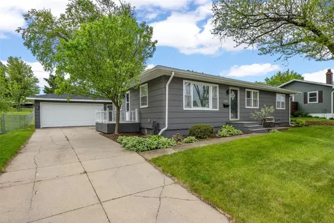 2765 23rd Ave, Marion, IA 52302