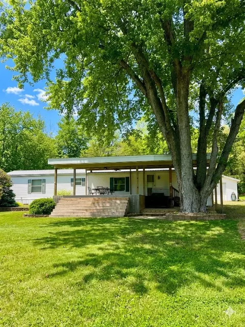 137 Horseshoe Dr, Montezuma, IA 50171