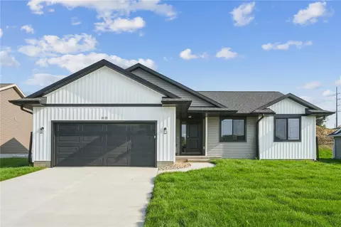 1820 Shady Grove Rd SW, Cedar Rapids, IA 52404