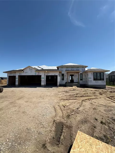 5557 Silver Rock Dr, Marion, IA 52302