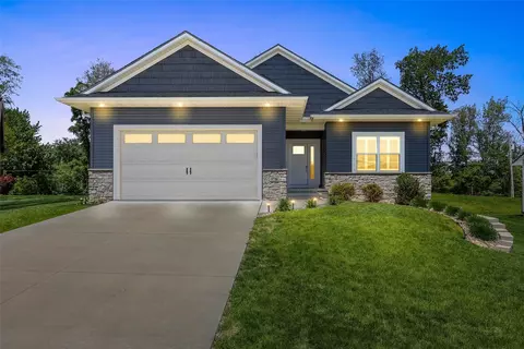 3710 Oak Ridge Ct SE, Cedar Rapids, IA 52403