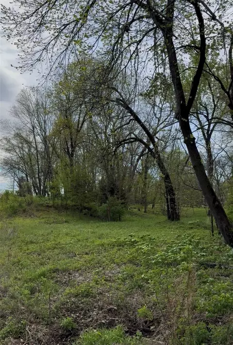 5834 Timber Creek Rd, Cedar Rapids, IA 52411 photo 2