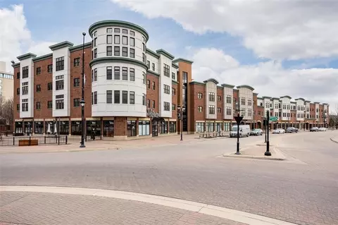 843 Quarry Rd #318, Coralville, IA 52241