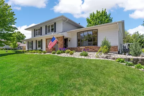 6917 Chelsea Dr NE, Cedar Rapids, IA 52402