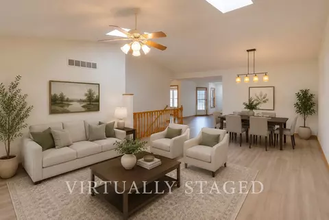 3220 Sunburst Ave, Marion, IA 52302