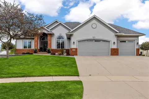 4120 Fox Hollow Ct, Marion, IA 52302