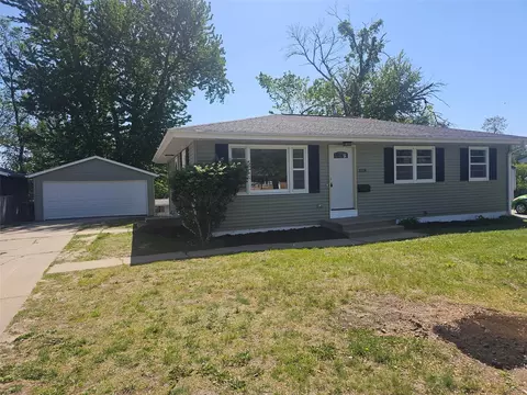 1118 Brockman Dr SE, Cedar Rapids, IA 52403