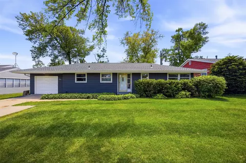 1225 29th St NE, Cedar Rapids, IA 52402