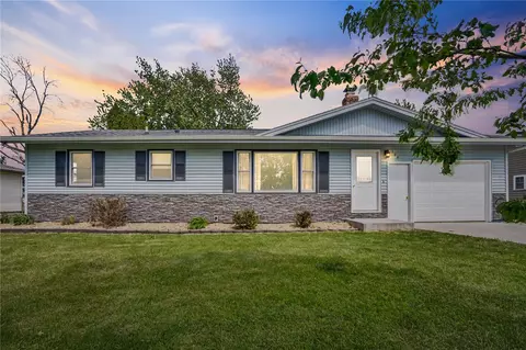 124 14th Ave SE, Independence, IA 50644