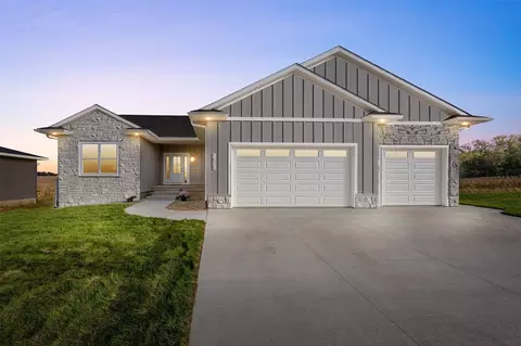 1525 3rd St SW, Mount Vernon, IA 52314