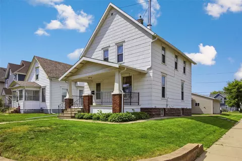 900 E Avenue Ave NW, Cedar Rapids, IA 52405