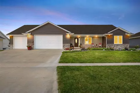 210 Longworth Ave, Alburnett, IA 52202