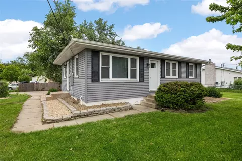 3030 O Ave NW, Cedar Rapids, IA 52405