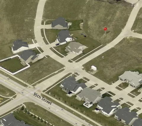 4110 Gemstone Rd, Marion, IA 52302