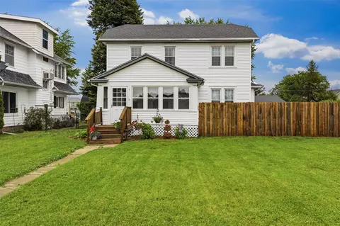 904 2nd Ave, Vinton, IA 52349