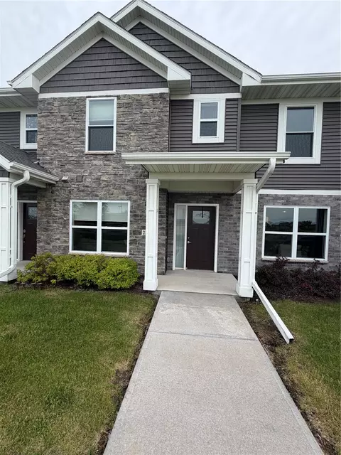 2237 Saint Andrews Dr, North Liberty, IA 52317