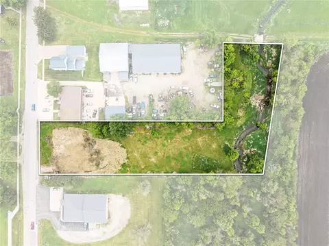 410 S Main Ave, Alburnett, IA 52202