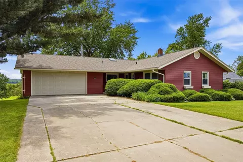 4410 I St, Amana, IA 52203