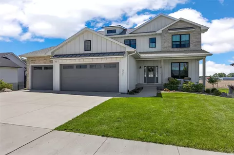 321 Heartland St, Fairfax, IA 52228