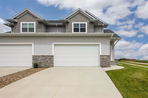 2411 Bluegrass St, Marion, IA 52302