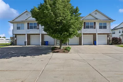 4622 1st Ave NW #F, Cedar Rapids, IA 52405
