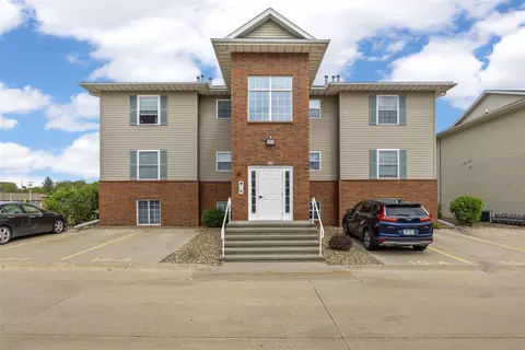 10 Cherry Ct #1, North Liberty, IA 52317