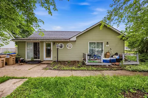 100 W North St, Olin, IA 52320