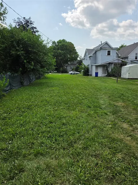 531 9th St SW, Cedar Rapids, IA 52404