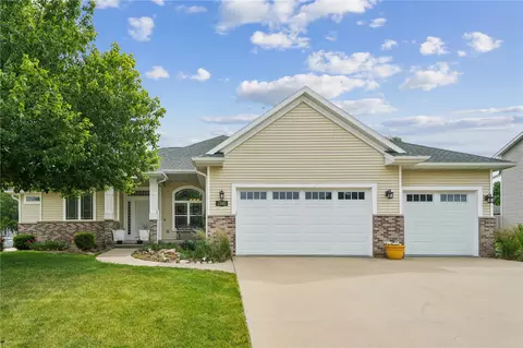 2595 Victoria St, Marion, IA 52302
