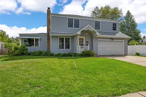 2617 Country Club Pkwy SE, Cedar Rapids, IA 52403