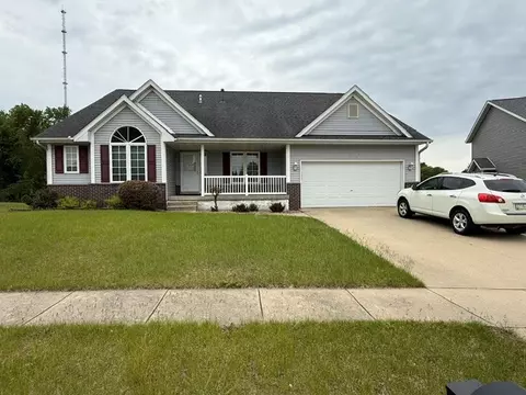 1000 White Ivy Pl NE, Cedar Rapids, IA 52402